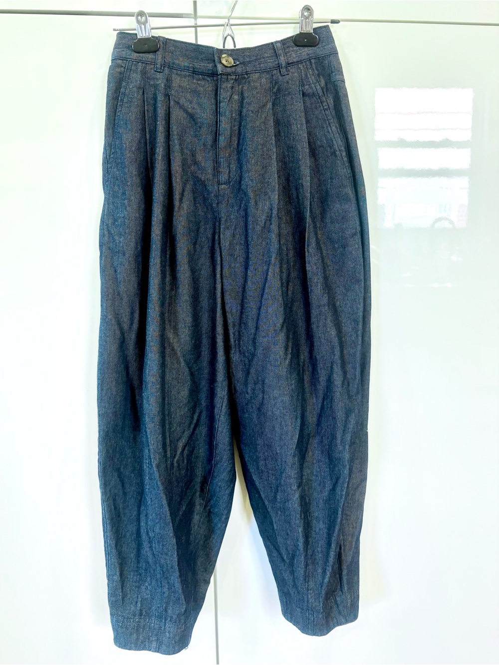 Wide-Leg Pleated Jeans - Dark Blue